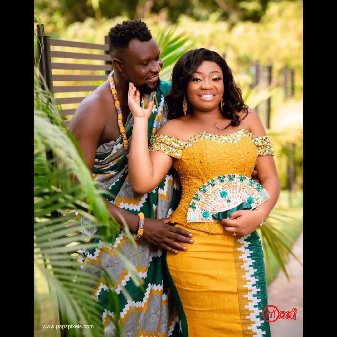 Traditionalcouple dress
